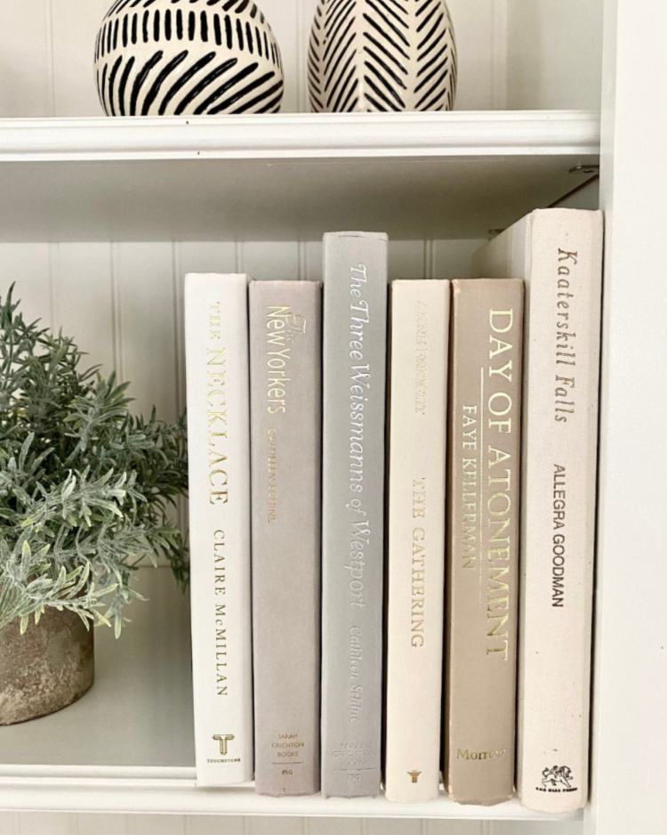 How to style bookshelves!